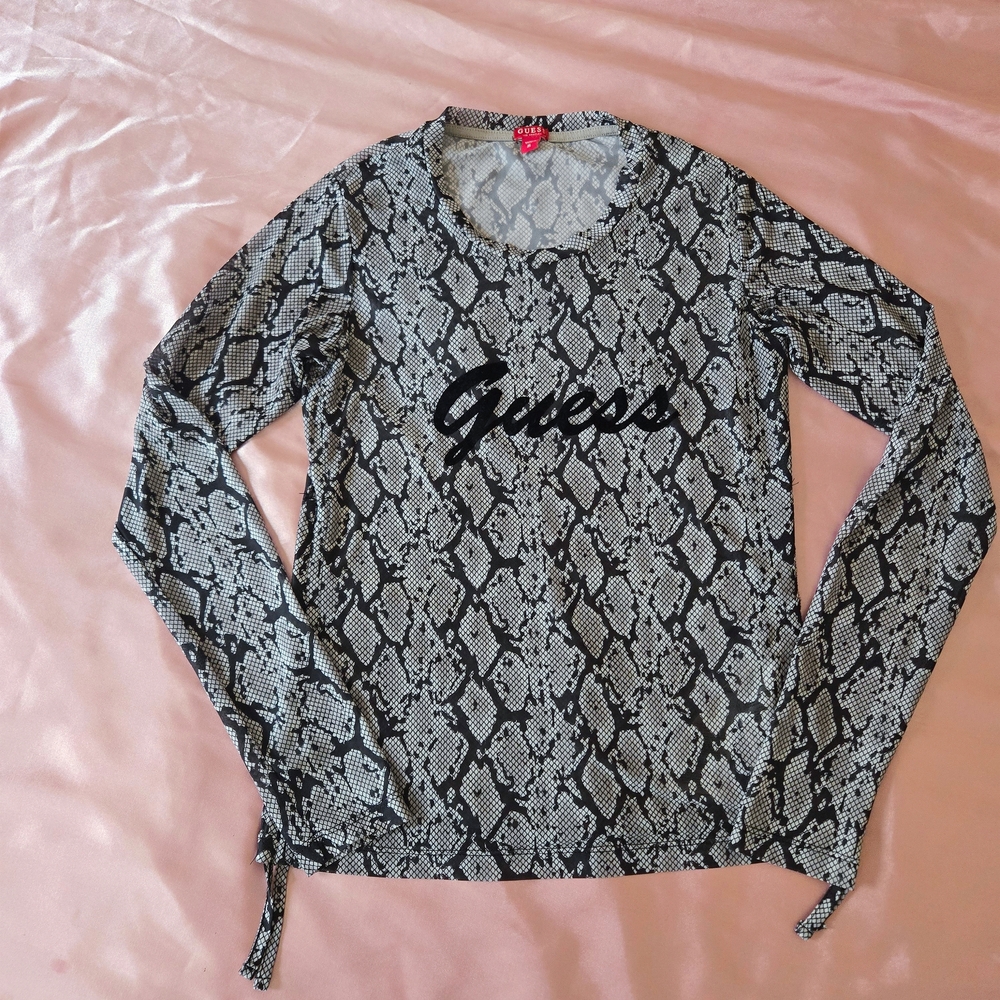 Guess Women's Black and Gray Snake Print Top